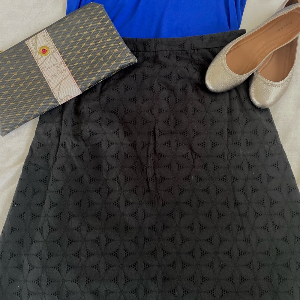 Talbots midi eyelet skirt. Size 8. Black.
